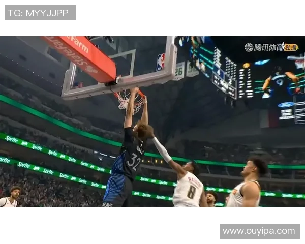 空中接力：盘点那些高空球下的足球巨星与精彩瞬间