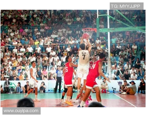 篮球与足球巨星争锋对决 球场上的无与伦比的荣耀与传奇